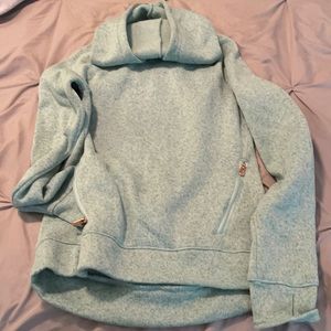 Old Navy Girls size XL (14/16) hooded sweater.